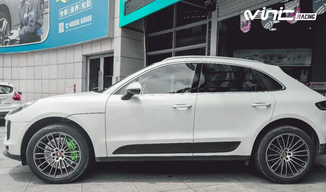 #保時(shí)捷 Macan 升級 VINIC  M6 大六活塞剎車套裝
